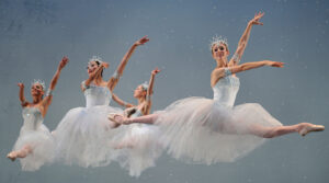San Francisco Ballet in Tomasson's Nutcracker. (© Erik Tomasson)